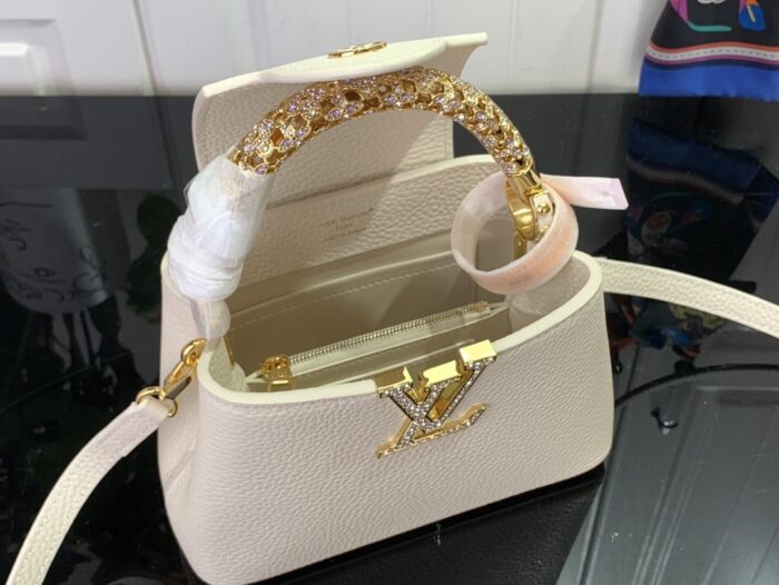 루이비통 카퓌신 미니 M14177 아이보리 레플리카 미러급 SA급 S급 고퀄리티 최상급 하이엔드 핸드백 크로스백 가방 [여성] 3