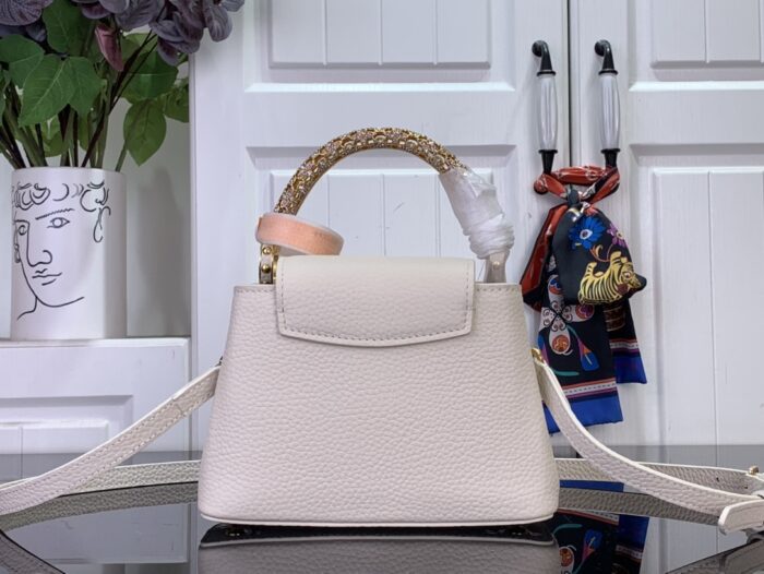 루이비통 카퓌신 미니 M14177 아이보리 레플리카 미러급 SA급 S급 고퀄리티 최상급 하이엔드 핸드백 크로스백 가방 [여성] 2