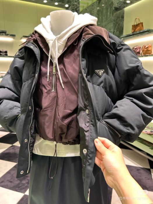프라다 크롭 컴팩트 포플린 다운 자켓 레플리카 미러급 SA급 S급 고퀄리티 하이엔드 최상급 의류 [여성] 22