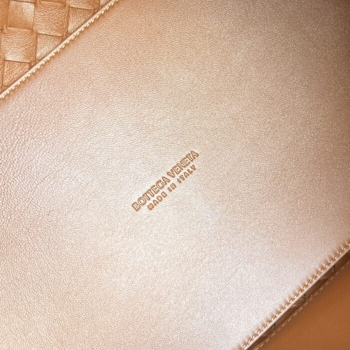 보테가베네타 라지 안디아모 743575 앰버 스웨이드 레플리카 미러급 SA급 S급 고퀄리티 최상급 하이엔드 가방 [남성여성공용] 10