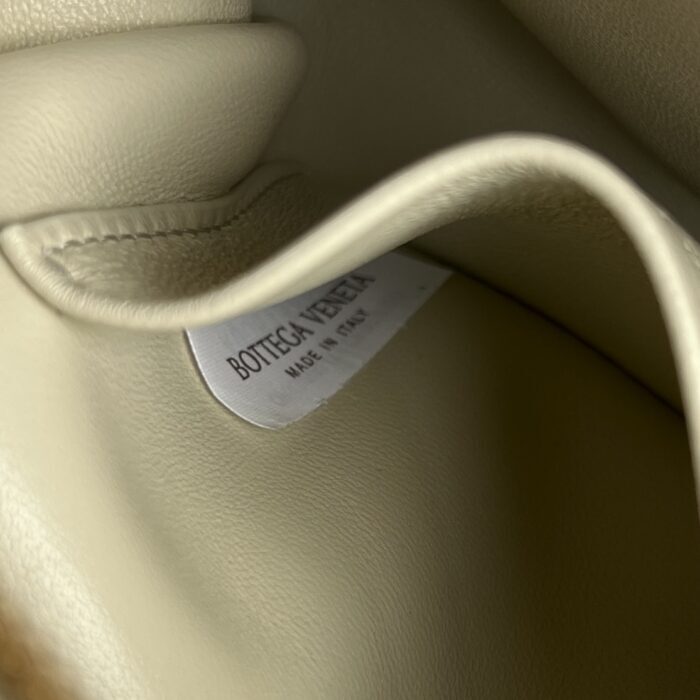 보테가베네타 스몰 소프트 베니티 아이보리 843800 레플리카 미러급 SA급 S급 고퀄리티 최상급 하이엔드 가방 [여성] 9