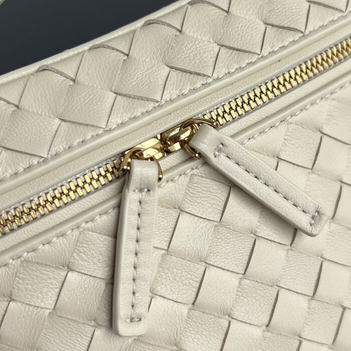 보테가베네타 스몰 소프트 베니티 아이보리 843800 레플리카 미러급 SA급 S급 고퀄리티 최상급 하이엔드 가방 [여성] 8