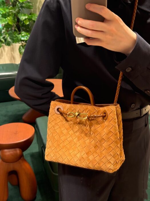 보테가베네타 스몰 안디아모 743568 앰버 스웨이드 레플리카 미러급 SA급 S급 고퀄리티 최상급 하이엔드 가방 [여성]