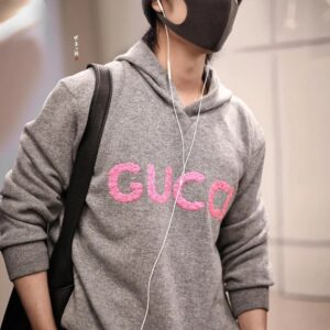 구찌 핑크 모노그램 니트 후드티 그레이 레플리카 미러급 SA급 S급 고퀄리티 하이엔드 최상급 의류 [남성여성공용]
