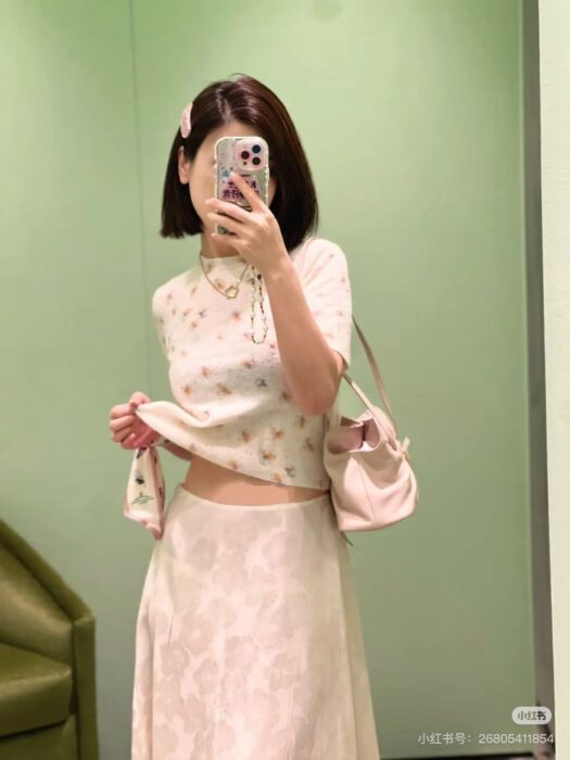 프라다 플로럴 프린트 울 크루넥 스웨터 레플리카 미러급 SA급 S급 고퀄리티 하이엔드 최상급 의류 [여성] 4