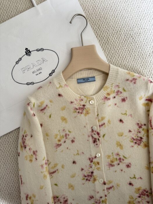 프라다 플로럴 프린트 울 가디건 레플리카 미러급 SA급 S급 고퀄리티 하이엔드 최상급 의류 [여성] 12