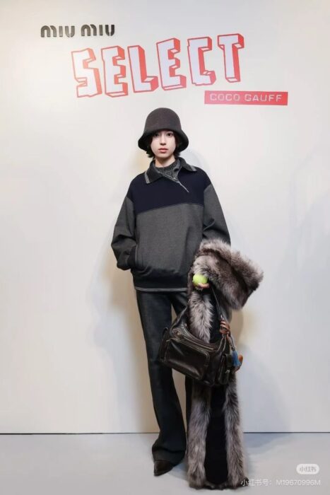 미우미우 지퍼 스웨트셔츠 레플리카 미러급 SA급 S급 고퀄리티 하이엔드 최상급 의류 [여성] 23