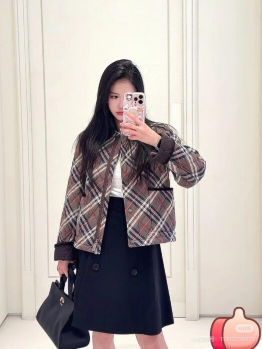 버버리 크롭 체크 퀼팅 코튼 자켓 레플리카 미러급 SA급 S급 고퀄리티 하이엔드 최상급 의류 [여성] 15