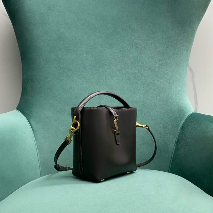 생로랑 유광 가죽 소재의 LE 37 미니백 765870 블랙 레플리카 미러급 SA급 S급 고퀄리티 최상급 하이엔드 크로스백 가방 [여성] 4