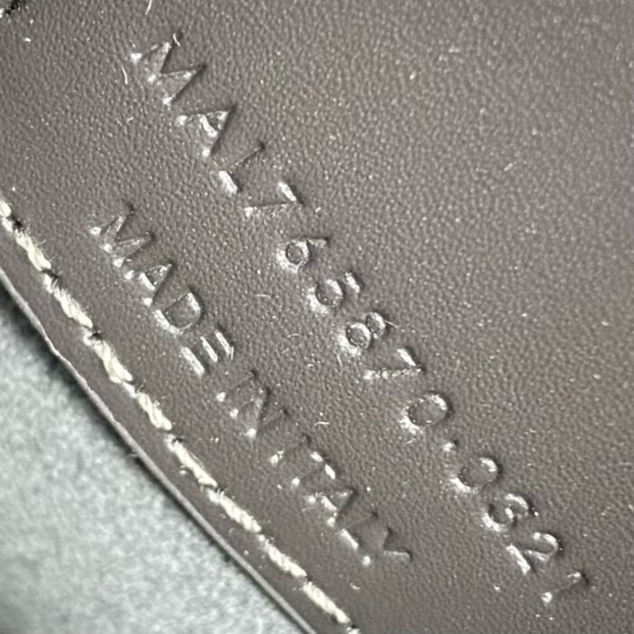 생로랑 유광 가죽 소재의 LE 37 미니백 765870 블랙 레플리카 미러급 SA급 S급 고퀄리티 최상급 하이엔드 크로스백 가방 [여성] 8