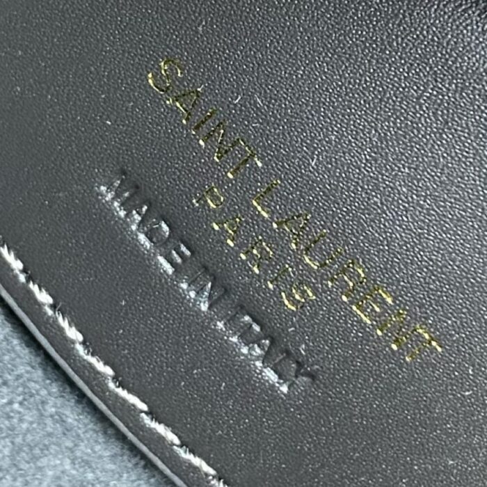 생로랑 유광 가죽 소재의 LE 37 미니백 765870 블랙 레플리카 미러급 SA급 S급 고퀄리티 최상급 하이엔드 크로스백 가방 [여성] 9