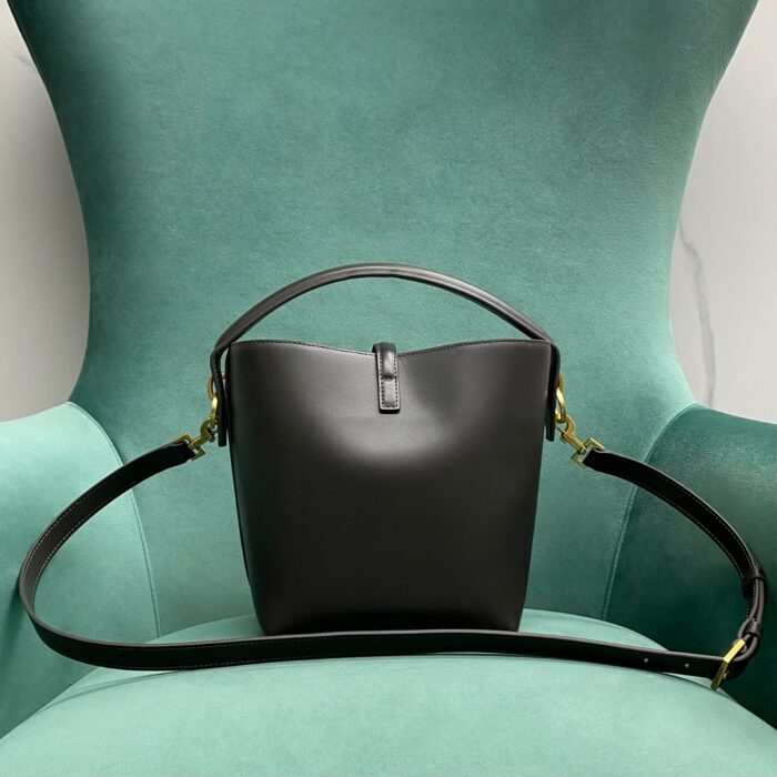 생로랑 유광 가죽 소재의 LE 37 스몰백 749036 블랙 레플리카 미러급 SA급 S급 고퀄리티 최상급 하이엔드 크로스백 가방 [여성] 2