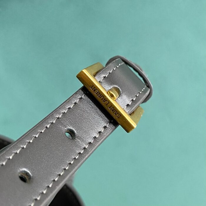 생로랑 유광 가죽 소재의 LE 37 스몰백 749036 블랙 레플리카 미러급 SA급 S급 고퀄리티 최상급 하이엔드 크로스백 가방 [여성] 7