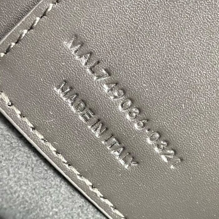 생로랑 유광 가죽 소재의 LE 37 스몰백 749036 블랙 레플리카 미러급 SA급 S급 고퀄리티 최상급 하이엔드 크로스백 가방 [여성] 11