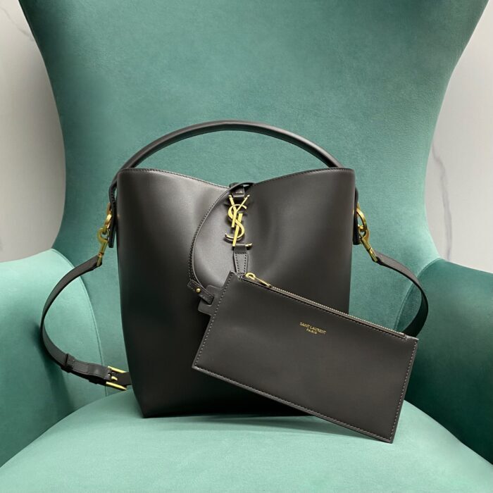 생로랑 유광 가죽 소재의 LE 37 742828 블랙 레플리카 미러급 SA급 S급 고퀄리티 최상급 하이엔드 크로스백 가방 [여성]