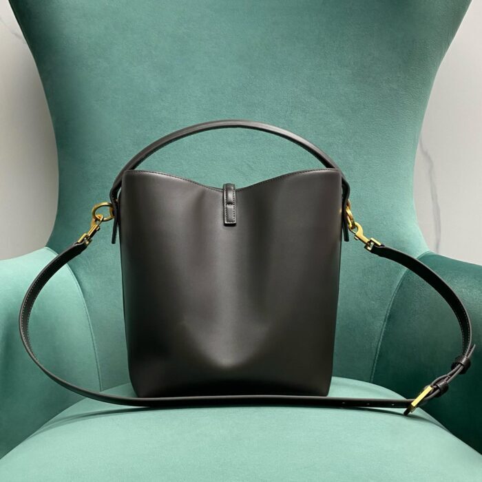 생로랑 유광 가죽 소재의 LE 37 742828 블랙 레플리카 미러급 SA급 S급 고퀄리티 최상급 하이엔드 크로스백 가방 [여성] 2