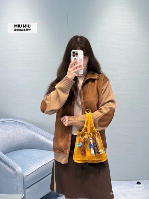 미우미우 스웨이드 니트 컷 자켓 레플리카 미러급 SA급 S급 고퀄리티 하이엔드 최상급 의류 [여성] 21