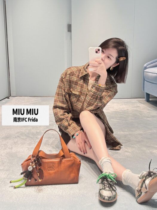 미우미우 플레이드 셔츠 카멜 토바코 레플리카 미러급 SA급 S급 고퀄리티 하이엔드 최상급 의류 [여성] 4