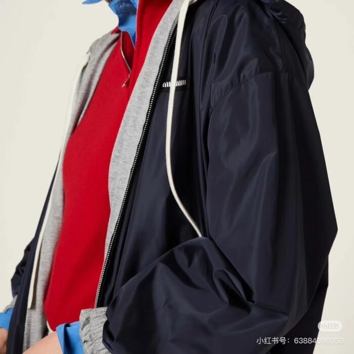 미우미우 저지 및 테크니컬 퐁제 블루종 자켓(2color) 레플리카 미러급 SA급 S급 고퀄리티 하이엔드 최상급 의류 [여성] 26