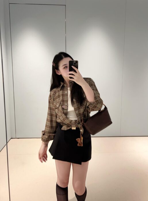 미우미우 플레이드 셔츠 카멜 토바코 레플리카 미러급 SA급 S급 고퀄리티 하이엔드 최상급 의류 [여성] 3