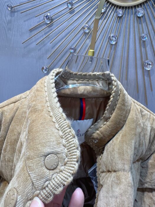 몽클레어 Essarts 브레이드 트리밍 코듀로이 쇼트 다운 자켓 레플리카 미러급 SA급 S급 고퀄리티 하이엔드 최상급 의류 [여성] 6