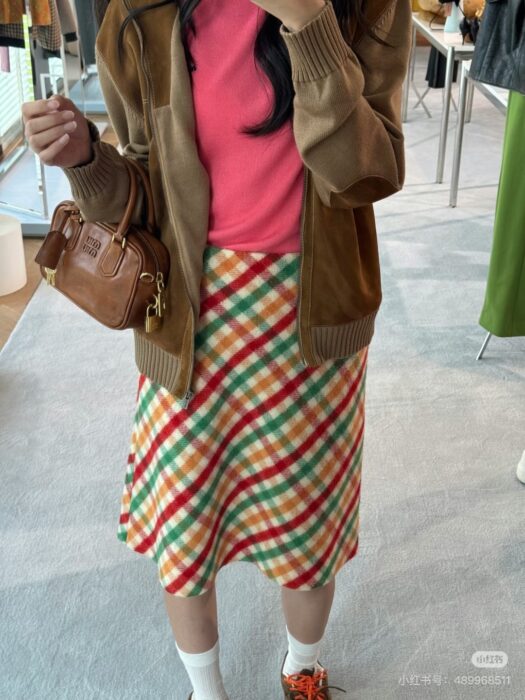 미우미우 대각선 체크 스커트 레플리카 미러급 SA급 S급 고퀄리티 하이엔드 최상급 의류 [여성] 12