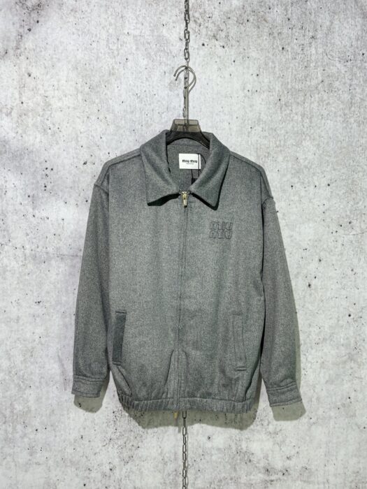 미우미우 그레이 자켓 ML1304SOOO 레플리카 미러급 SA급 S급 고퀄리티 하이엔드 최상급 의류 [남성여성공용] 3