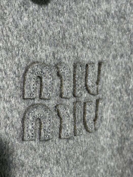 미우미우 그레이 자켓 ML1304SOOO 레플리카 미러급 SA급 S급 고퀄리티 하이엔드 최상급 의류 [남성여성공용] 16