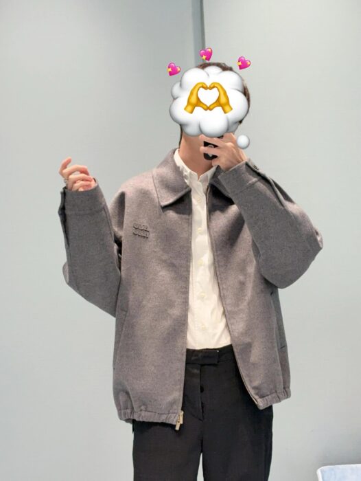 미우미우 그레이 자켓 ML1304SOOO 레플리카 미러급 SA급 S급 고퀄리티 하이엔드 최상급 의류 [남성여성공용]