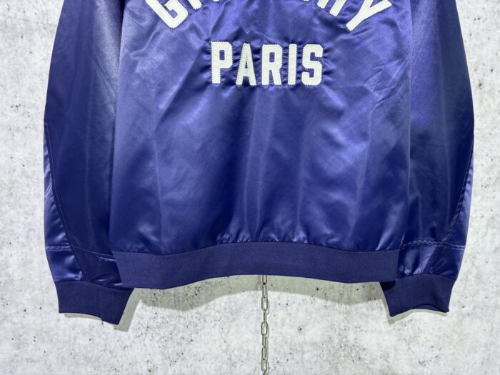 지방시 프라스 패치 모노그램 맨투맨 다크 블루 레플리카 미러급 SA급 S급 고퀄리티 하이엔드 최상급 의류 [남성] 7