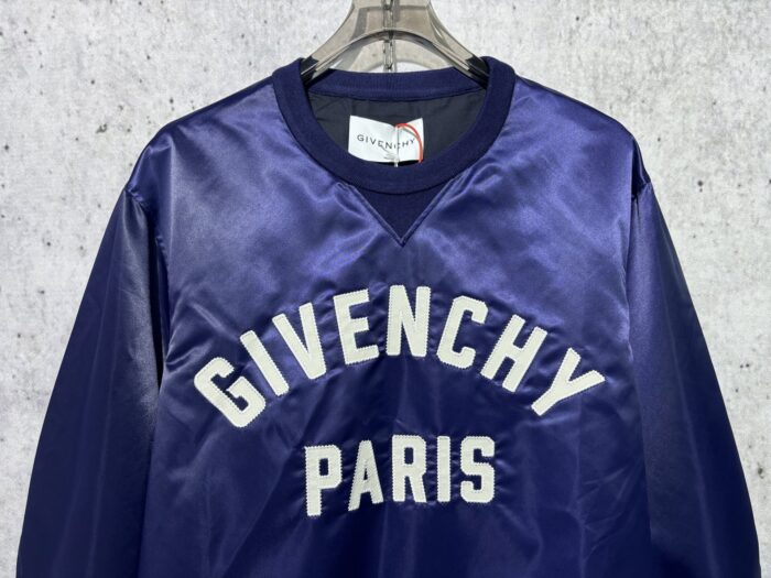 지방시 프라스 패치 모노그램 맨투맨 다크 블루 레플리카 미러급 SA급 S급 고퀄리티 하이엔드 최상급 의류 [남성] 5