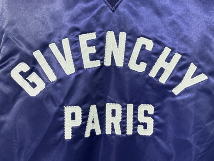 지방시 프라스 패치 모노그램 맨투맨 다크 블루 레플리카 미러급 SA급 S급 고퀄리티 하이엔드 최상급 의류 [남성] 11