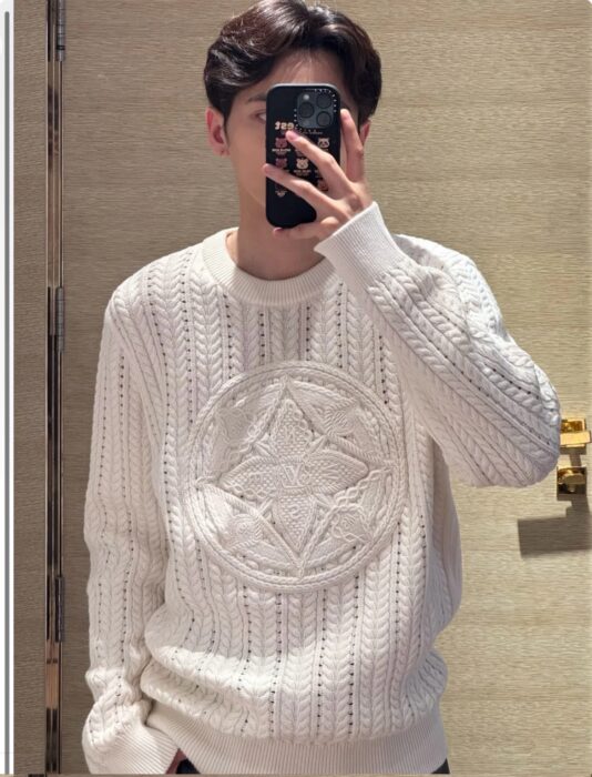 루이비통 점보 플라워 로고 자카드 니트 아이보리 레플리카 미러급 SA급 S급 고퀄리티 하이엔드 최상급 의류 [남성여성공용]