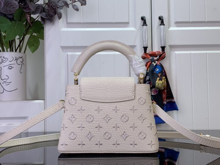 루이비통 카퓌신 미니 로고 자수 M48865 화이트 레플리카 미러급 SA급 S급 고퀄리티 최상급 하이엔드 가방 [여성] 2