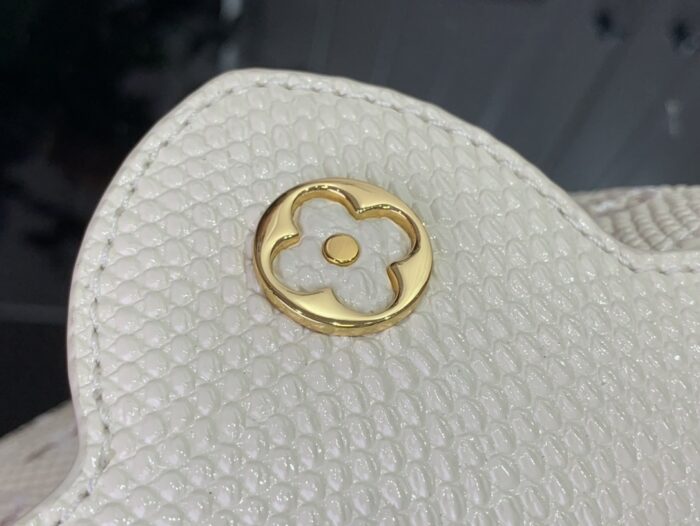 루이비통 카퓌신 미니 로고 자수 M48865 화이트 레플리카 미러급 SA급 S급 고퀄리티 최상급 하이엔드 가방 [여성] 6