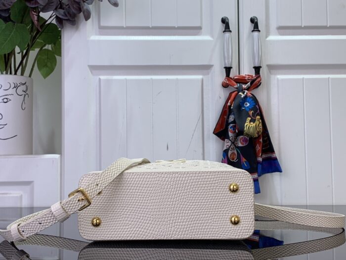 루이비통 카퓌신 미니 로고 자수 M48865 화이트 레플리카 미러급 SA급 S급 고퀄리티 최상급 하이엔드 가방 [여성] 5