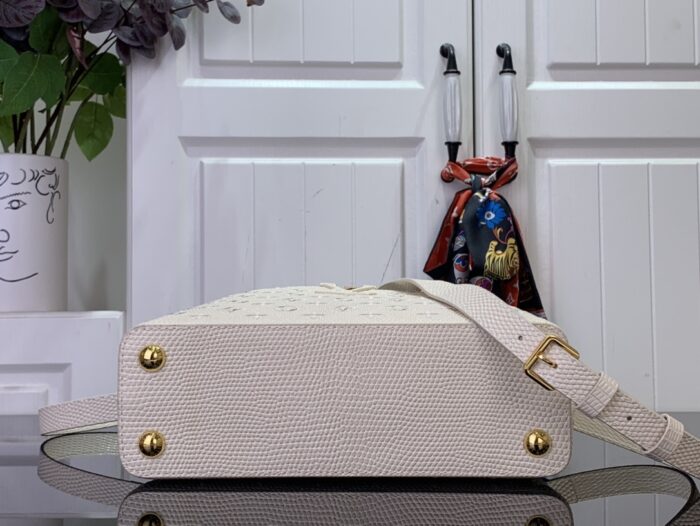 루이비통 카퓌신 BB 로고 자수 M48865 화이트 레플리카 미러급 SA급 S급 고퀄리티 최상급 하이엔드 가방 [여성] 5