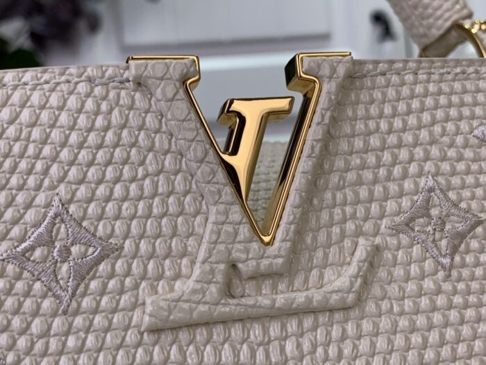 루이비통 카퓌신 BB 로고 자수 M48865 화이트 레플리카 미러급 SA급 S급 고퀄리티 최상급 하이엔드 가방 [여성] 8