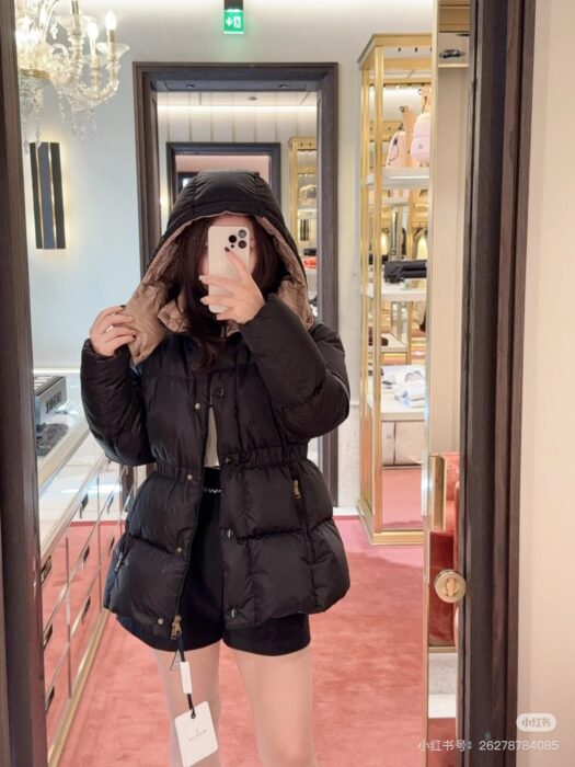 몽클레어 Agneux 스퀘어 퀼팅 후드 쇼트 다운 자켓 레플리카 미러급 SA급 S급 고퀄리티 하이엔드 최상급 의류 [여성] 5