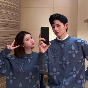 루이비통 아플리케 프라워 니트 블루 레플리카 미러급 SA급 S급 고퀄리티 하이엔드 최상급 의류 [남성여성공용]