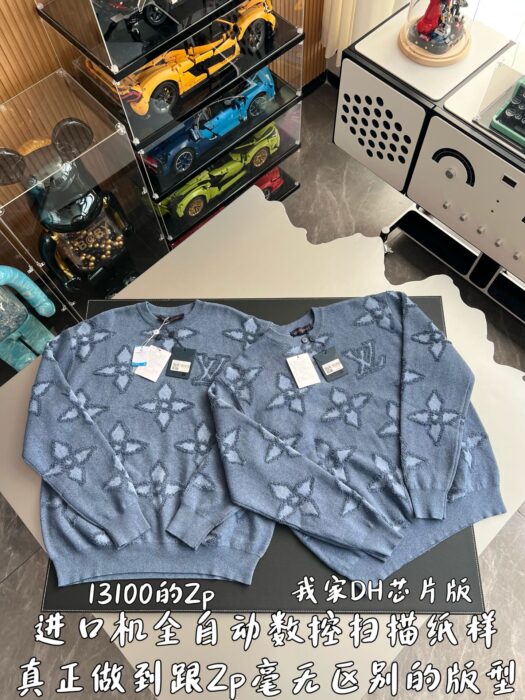 루이비통 아플리케 프라워 니트 블루 레플리카 미러급 SA급 S급 고퀄리티 하이엔드 최상급 의류 [남성여성공용] 4