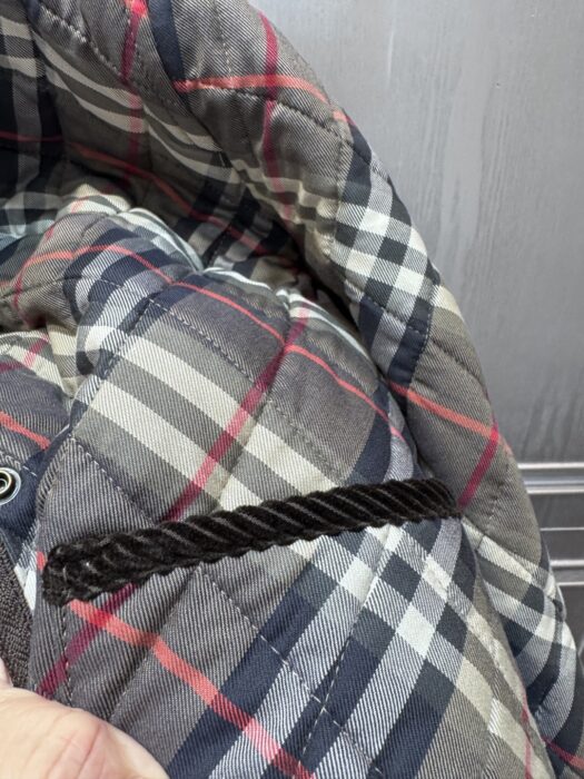 버버리 크롭 체크 퀼팅 코튼 자켓 레플리카 미러급 SA급 S급 고퀄리티 하이엔드 최상급 의류 [여성] 10
