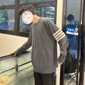 톰브라운 다크 그레이 파인 메리노 울 4-바 크루넥 풀오버 레플리카 미러급 SA급 S급 고퀄리티 하이엔드 최상급 의류 [남성여성공용]