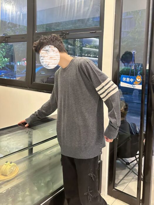 톰브라운 다크 그레이 파인 메리노 울 4-바 크루넥 풀오버 레플리카 미러급 SA급 S급 고퀄리티 하이엔드 최상급 의류 [남성여성공용]