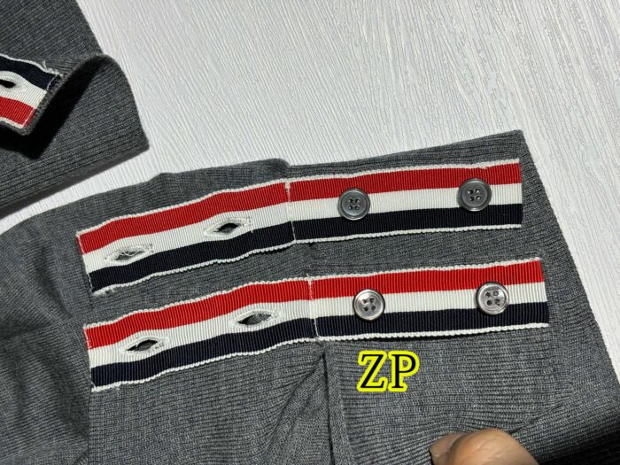 톰브라운 다크 그레이 파인 메리노 울 4-바 크루넥 풀오버 레플리카 미러급 SA급 S급 고퀄리티 하이엔드 최상급 의류 [남성여성공용] 19