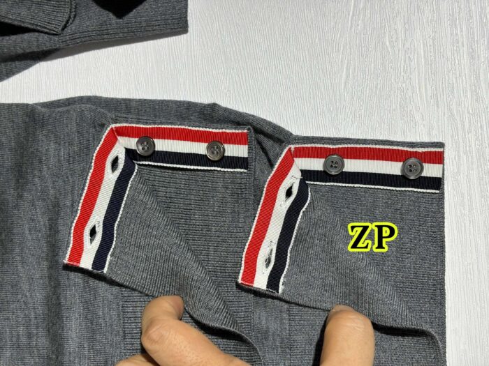 톰브라운 다크 그레이 파인 메리노 울 4-바 크루넥 풀오버 레플리카 미러급 SA급 S급 고퀄리티 하이엔드 최상급 의류 [남성여성공용] 18