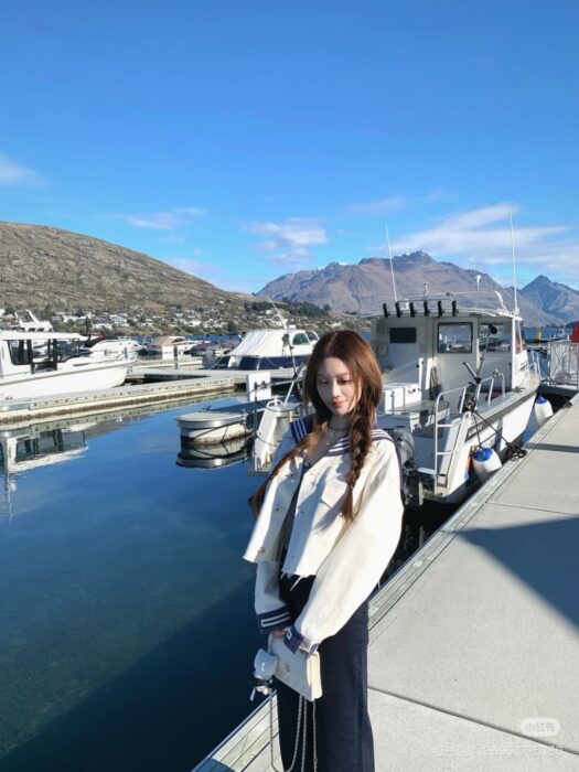 미우미우 업사이클드 데님 자켓&스커트 레플리카 미러급 SA급 S급 고퀄리티 하이엔드 최상급 의류 [여성] 29