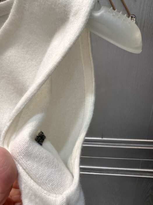 미우미우 캐시미어와 실크 크루넥 니트 탑(2color) 레플리카 미러급 SA급 S급 고퀄리티 하이엔드 최상급 의류 [여성] 9