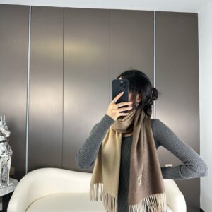 샤넬 CC로고 자수 캐시미어 양색 스카프 브라운 레플리카 미러급 SA급 S급 고퀄리티 최상급 하이엔드 머플러 목도리 [남성여성공용]