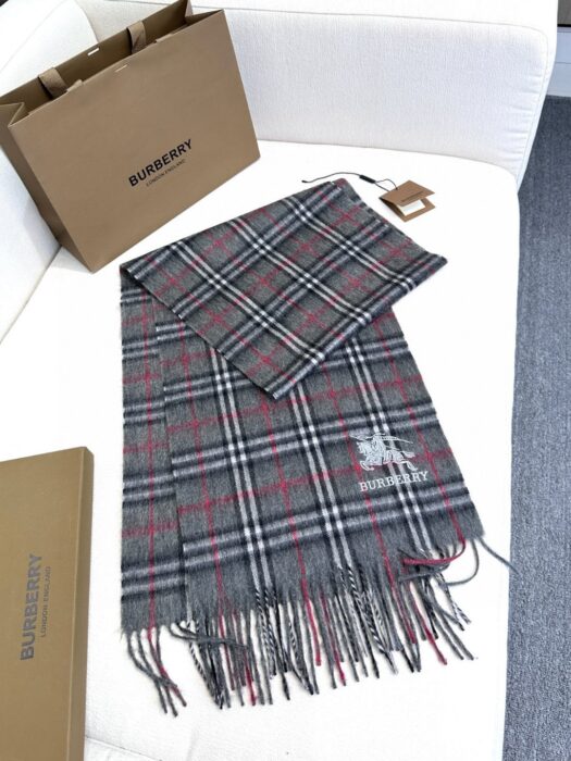 버버리 승마 자수 캐시미어 체크 스카프 다크 그레이 레플리카 미러급 SA급 S급 고퀄리티 최상급 하이엔드 머플러 목도리 [남성여성공용] 4